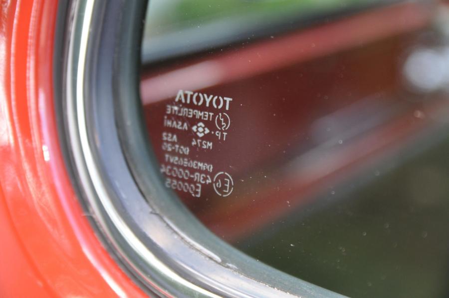 Детали экстерьера Toyota Land Cruiser 60 (FJ60) 1984 года  (NA) (фото 92 из 251)